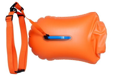 Bóia mais segura inflável alaranjada brilhante do nadador do saco seco para a natação da água aberta