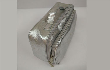 Sacos cosméticos das senhoras de prata retangulares espaçosos do couro de imitação da menina com dois bolsos