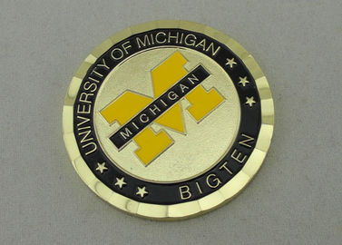 Universidade do Michigan moedas personalizadas 2,0 polegadas com o saco de bronze do material e do malote do PVC